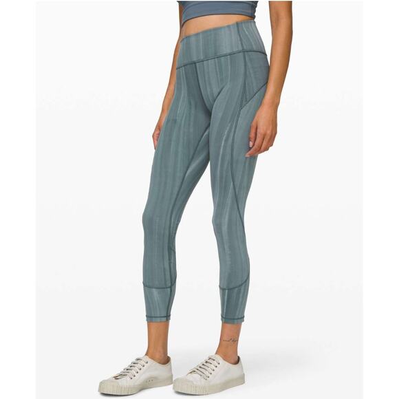 Lululemon In Movement Linear Dye 25” Size 6 - Picture 6 of 7